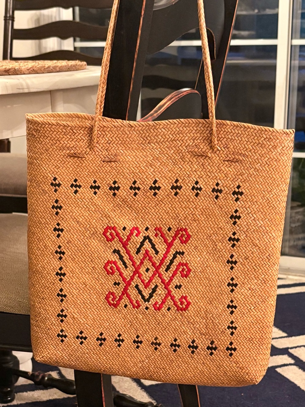 Vintage Woven Straw Shoulder Bag: Red & Black Geometric Design